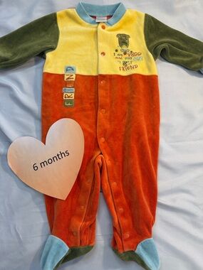 Geneviève Lapierre - Velour Colour block design footed sleeper.  Size 6 mo